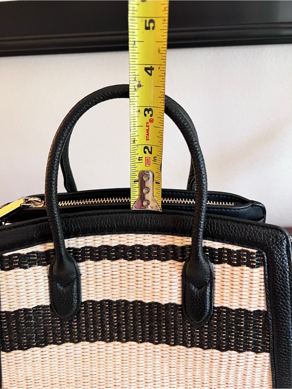 Kate Spade Knott Woven Black White Handbag Top Handles crossbody Like New - Picture 12 of 12